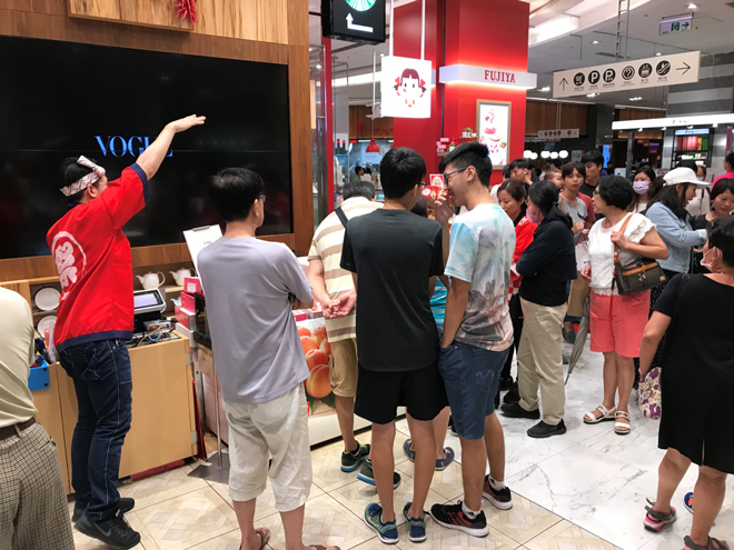 高雄漢神巨蛋購物廣場、和歌山県桃販売イベント