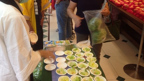 台北市内スーパー、川上村レタス販売イベント